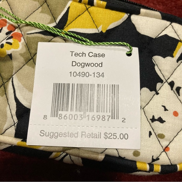 NWT Vera Bradley Tech Case in Dogwood - Picture 4 of 4